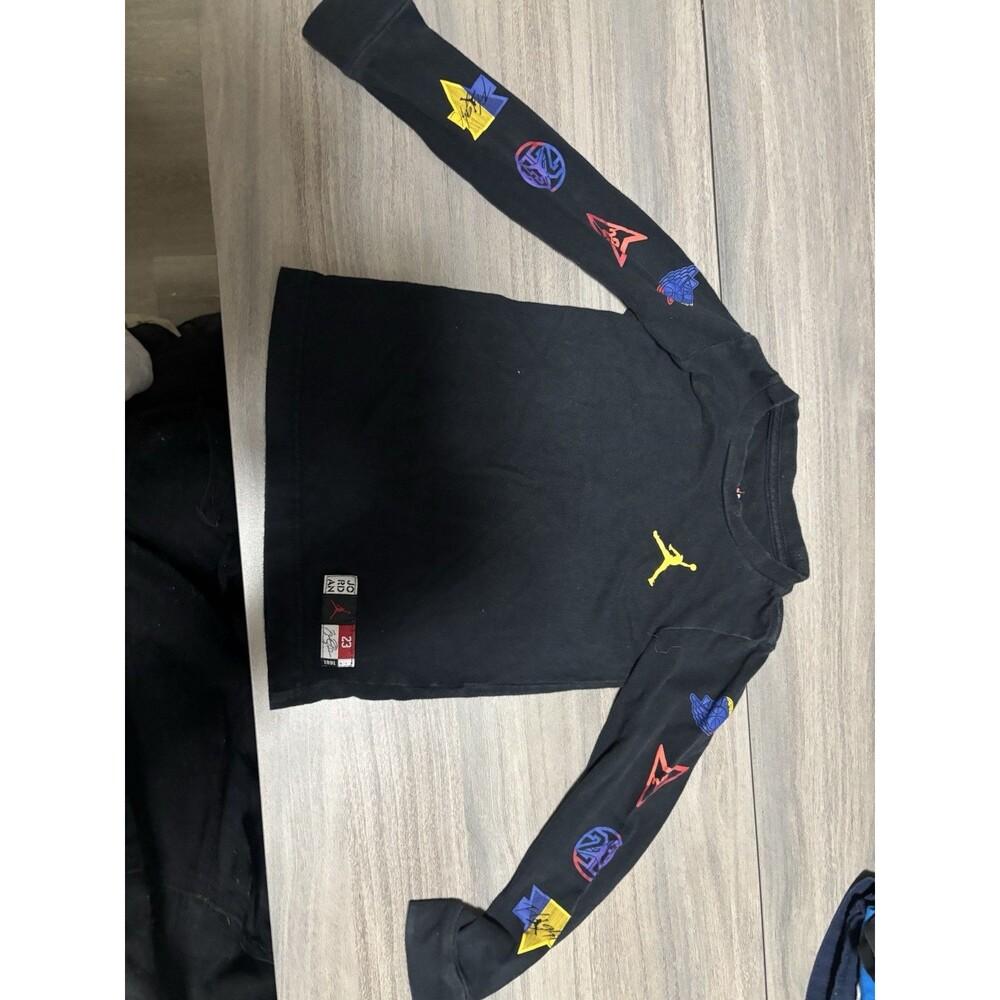 Nike Air Jordan DNA Boys Black Long Sleeve T-Shirt Graphic Sleeves Jumpman